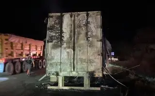 Imagen Se incendia tráiler en la autopista Veracruz-Córdoba