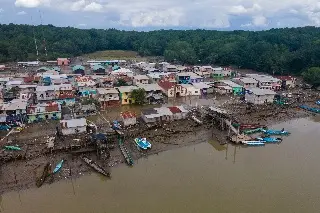 Imagen Tras terremoto, están con el agua hasta la cintura en comunidades afectadas de Ecuador