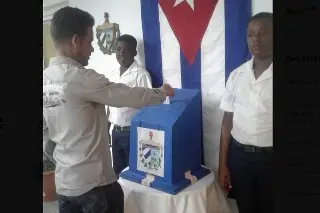 Imagen Inician elecciones en Cuba con 18.15% de participación