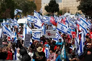 Imagen Primer ministro de Israel pausa reforma judicial presionado por protestas masivas