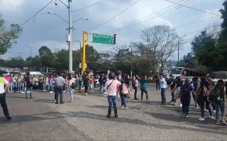 Imagen Estudiantes bloquean avenida exigen seguridad ante ola de asaltos