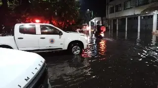 Imagen Lluvia y granizo afectan a la CDMX; registran 'cascadas' en líneas del Metro 