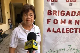 Imagen Mamá del gobernador de Veracruz hace brigadas de fomento a la lectura 