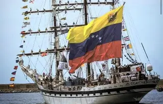 Imagen Ya está en el fondeadero de Veracruz el buque de Venezuela