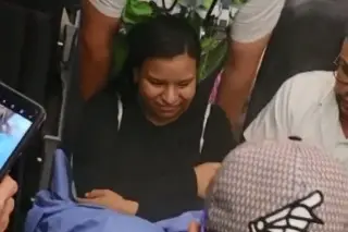 Imagen Mujer da a luz en pleno vuelo; avión aterriza de emergencia en Cancún (+Video)