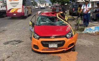 Imagen Gravemente herido tras accidente en la Xalapa-Veracruz; caos vial