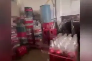 Imagen Aseguran fábrica de refrescos 'pirata'; detienen a 9 personas (+Video)