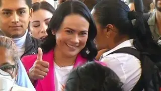 Imagen Acude a votar Alejandra del Moral, en Cuautitlán Izcalli (+Video)