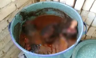 Imagen Da a su novia a cambio de drogas; la apuñala 17 veces y la cocina para dársela a perros