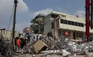 Imagen Veracruzano contribuyó en labores de rescate tras desplome del Colegio Rebsamen en 2017