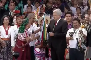 Imagen Es una ofensa: médico tradicional reclama a AMLO entrega de bastón de mando a Sheinbaum
