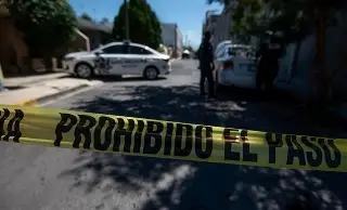 Hallan 2 hieleras con restos humanos en plena vía pública