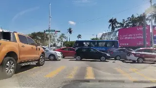 Imagen Caos vial por bloqueo en ISSSTE de Díaz Mirón, en Veracruz 