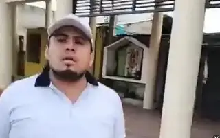 Imagen Capta agresión de taxistas y termina golpeado (+Video)