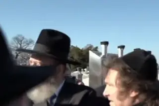 Imagen Milei deja mensaje en tumba del rabino Schneeerson en Nueva York (+Video)
