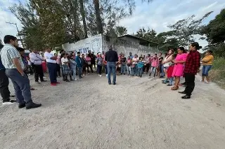 Imagen En esta escuela de Veracruz, ponen hasta el guardia de seguridad a dar clases 
