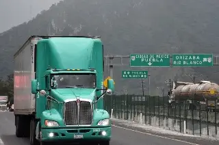 Imagen Pagan hasta 10 mil pesos a la semana, pero no hay choferes de camiones