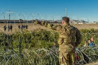 Imagen Texas apela fallo que permite a gobierno de Biden cortar alambre de púas en frontera con México