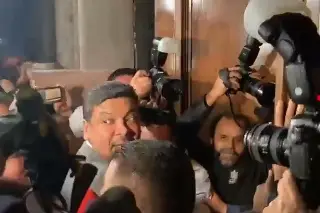 Imagen Quiero que me entreguen la administración, soy el gobernador interino de Nuevo León: Luis Enrique Orozco
