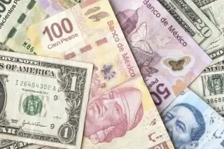 Imagen Peso mexicano cierra este lunes con baja frente al dólar