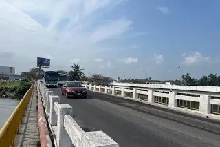 Imagen Abren totalmente puente de Boca del Río al suspender obra
