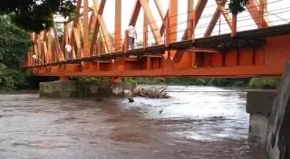 Imagen Obra de acueducto puede seguir, analizan permisos para transportar agua del Río Cotaxtla: Conagua