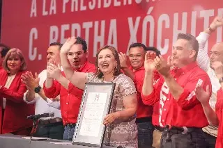 Imagen Xóchitl Gálvez recibe constancia de acreditación como candidata del PRI 