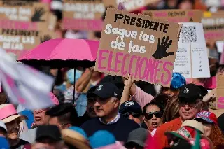 Imagen Gobierno de CDMX reporta asistencia de 90 mil personas a 'Marcha por la Democracia'