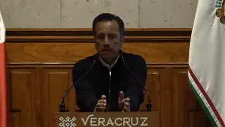 Imagen Cuitláhuac García amaga con solicitar juicio político contra ministros de la SCJN