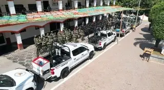Imagen Tras multihomicidio, 300 elementos de seguridad resguardan Acultzingo, Veracruz 