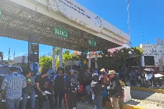 Maestros activan 37 bloqueos en Oaxaca ante visita de AMLO