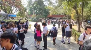 Imagen Reportan intoxicación en CETIS 15 de Veracruz y escuela lo desmiente