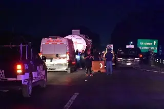 Imagen Joven empleado muere atropellado por un tráiler en la autopista Orizaba-Córdoba