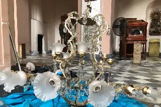 Imagen Rehabilitan candelabros de la catedral de Veracruz