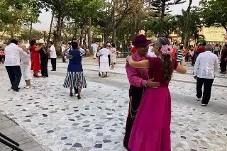 Imagen Vuelve el danzón al parque Zamora de Veracruz