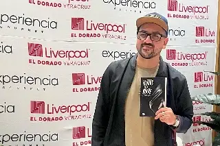 Imagen Uriel Reyes presenta en Liverpool el Dorado su libro 'Relatos de la Noche' (+fotos)