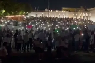 Imagen Mega marcha en Campeche en apoyo a paro de policías