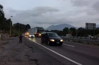 Imagen ¿Se puede transitar por la autopista Orizaba-Puebla pese a incendios? Esto reportan automovilistas