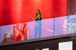 Imagen Shakira ofrece concierto gratis en el Times Square de Nueva York 