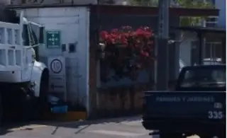 Imagen Camión choca contra puesto de comida en zona centro del estado de Veracruz 