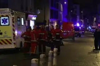 Imagen Mueren tres personas en incendio de edificio residencial en París