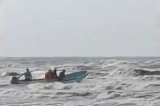 Imagen Tras 2 días en el mar, rescatan a pescador en Playa Vicente