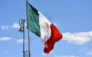 Imagen ¿Qué representa el escudo de la Bandera de México? 