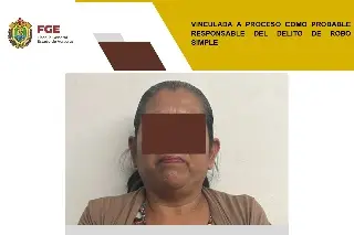 Imagen Dan un año de prisión preventiva a mujer por presunto robo en tienda de Boca del Río