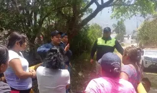 Imagen Reportan fuera de control incendio en cerro de Nogales, Veracruz 