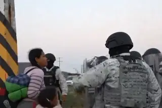 Imagen Caravana de migrantes se enfrenta a la Guardia Nacional en Chiapas
