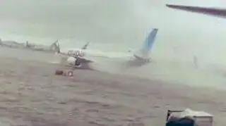 Imagen Cierran aeropuerto de Dubái tras severas afectaciones por fuertes lluvias (+Video)