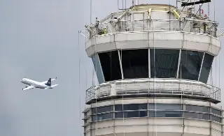 Imagen Dos aviones casi chocan en aeropuerto de Washington; inician investigación