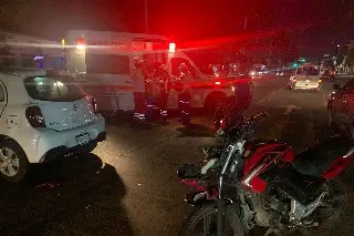 Imagen Moto y auto se estrellan en centro de Veracruz