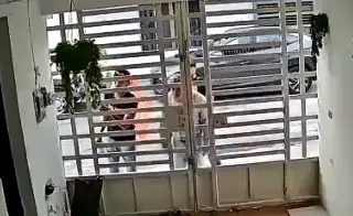 Imagen Candidato amenaza a vecinos que no le abrieron la puerta: 'así voy a decir cuando se inunden' (+Video)